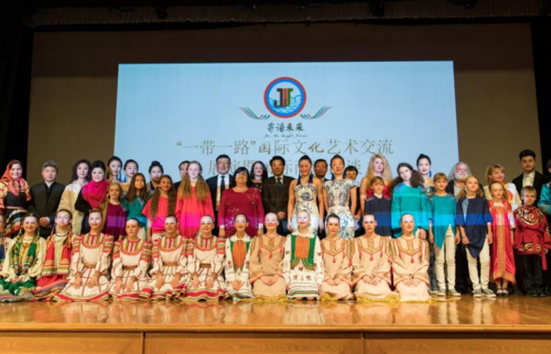 如何顺利通过演艺经纪人证考试，了解官方报名网站和备考攻略